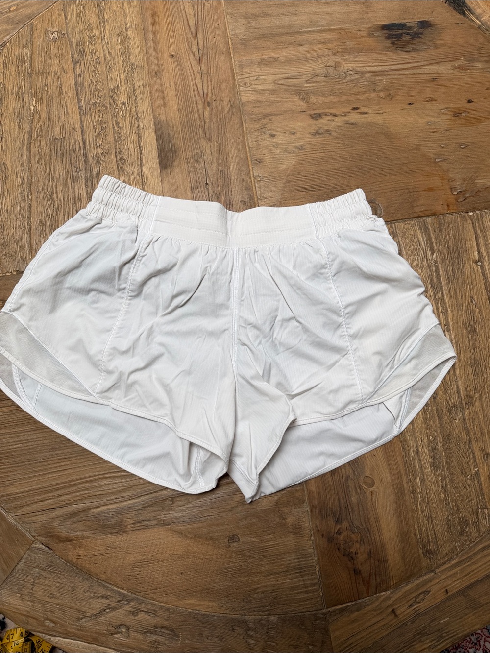 Lululemon 4’ hottie hot shorts